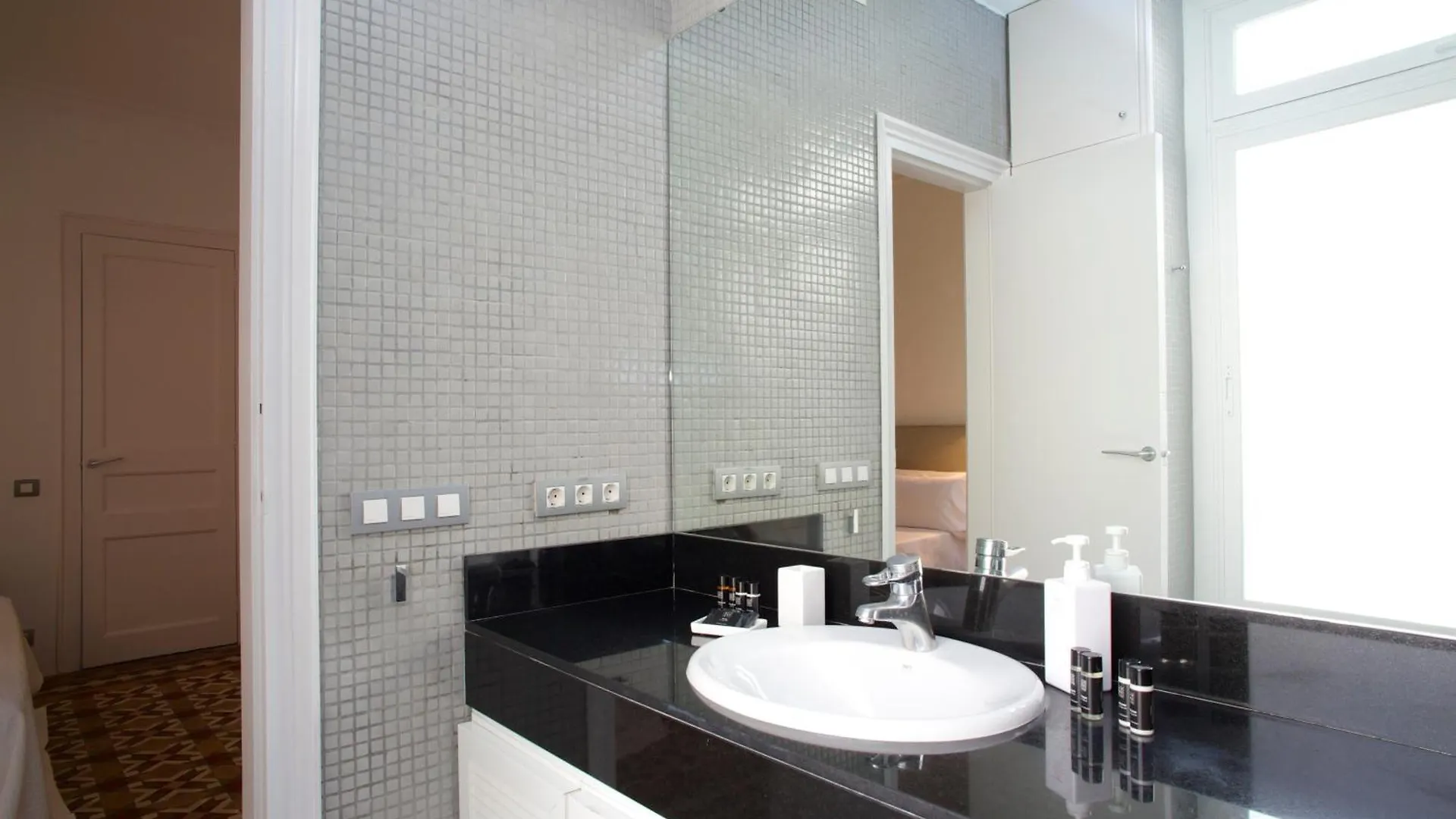 The Claris Suites II 0*, Barcelona